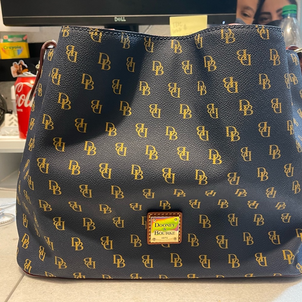 Dooney & Bourke Gretta Large Barlow